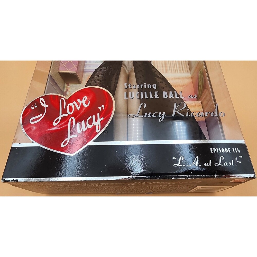 Collector Edition 2002 Lucille Ball #114 'LA at Last!' Barbie Unopened Box - Picture 14 of 16